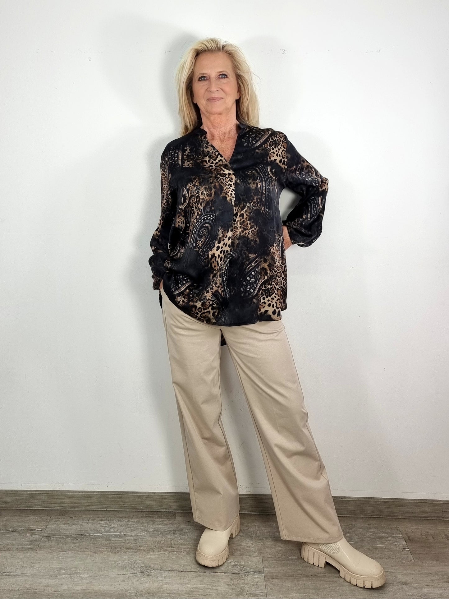 Elegante Bluse im Batik-Look – lässig, modern und unglaublich bequem