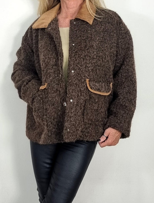 Wolljacke mit Cord Details – zeitlos, warm & stylisch