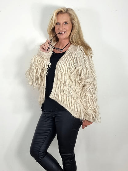 Stylische Fransen-Strickjacke – Beige