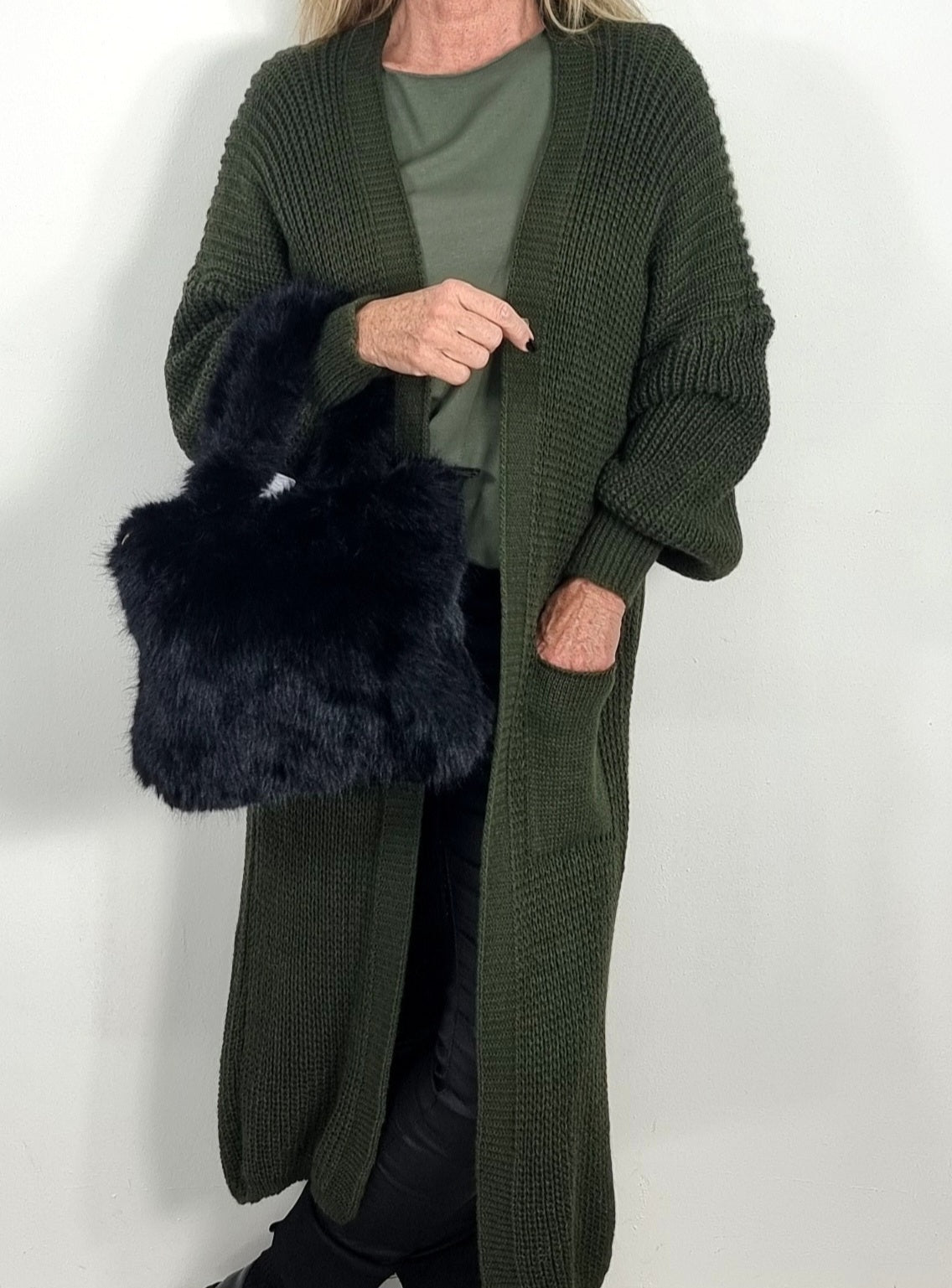 Langer Strickcardigan – gemütlich, stylisch & vielseitig kombinierbar