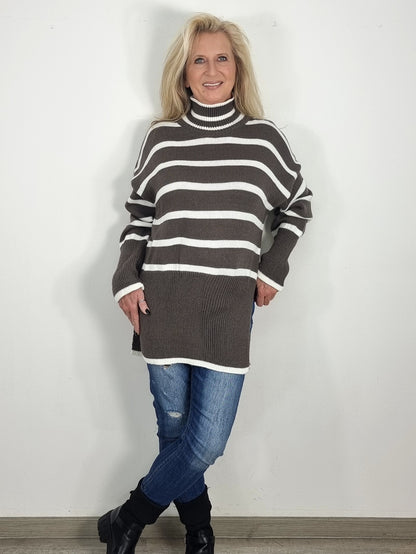 Strickpulli in Braun