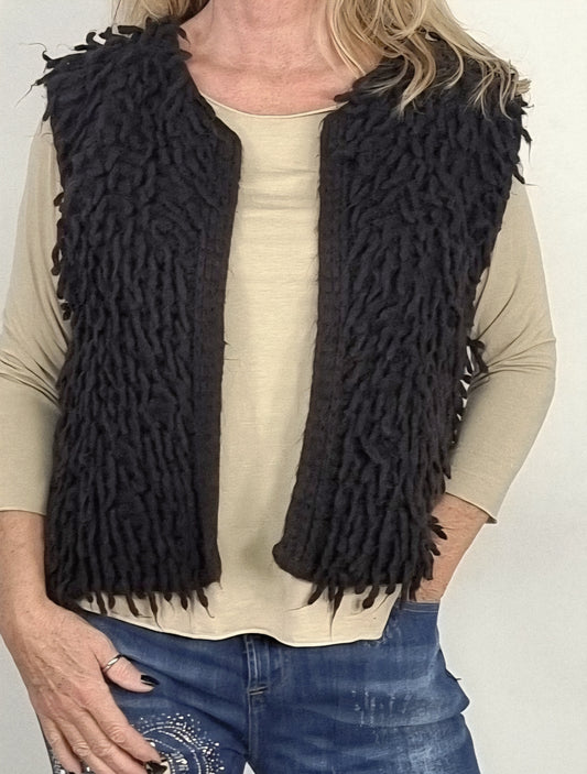 Kuschelige Strickweste – Dein neuer  Winterliebling Braun