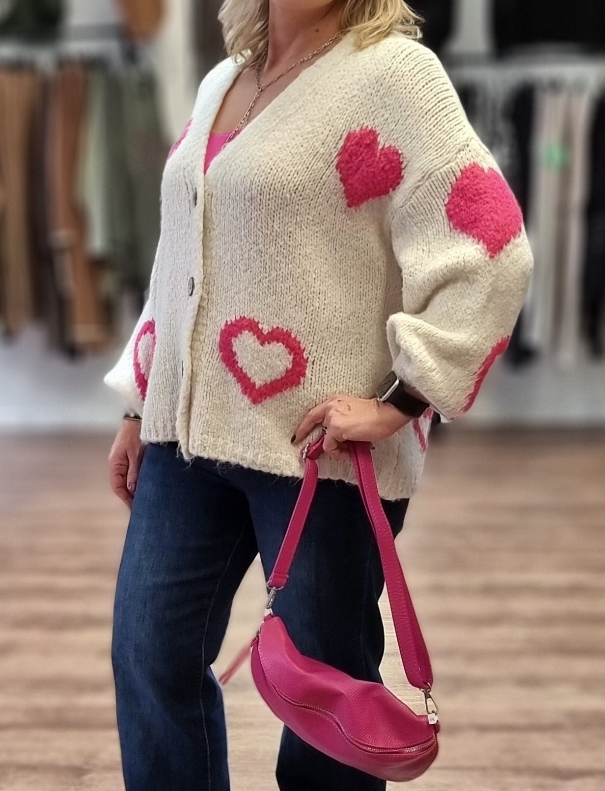 ❤️ Kuscheliger Cardigan mit Herz-Details – ein echtes Lieblingsstück!
