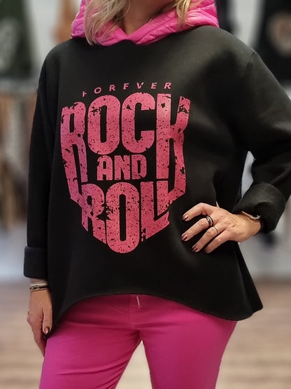 Rock deinen Look – mit unserem “Forever Rock & Roll” Hoodie!