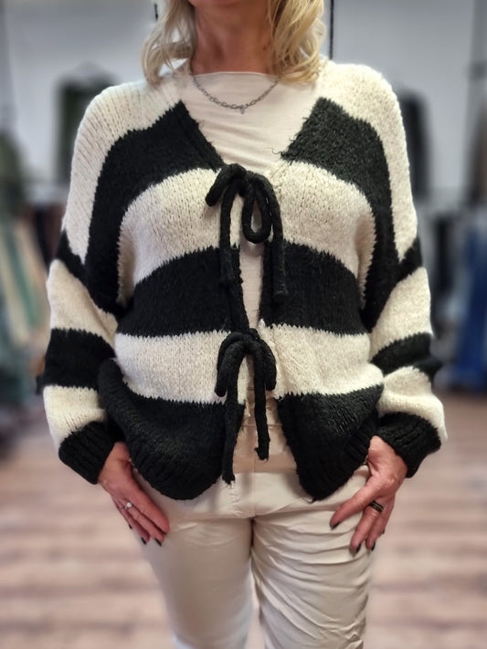 Kuscheliger Strickcardigan mit Bindebändern – Schwarz/Creme