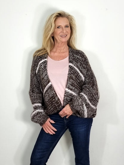 Lässige Strickjacke mit modernem Muster, Braun/ Rosa