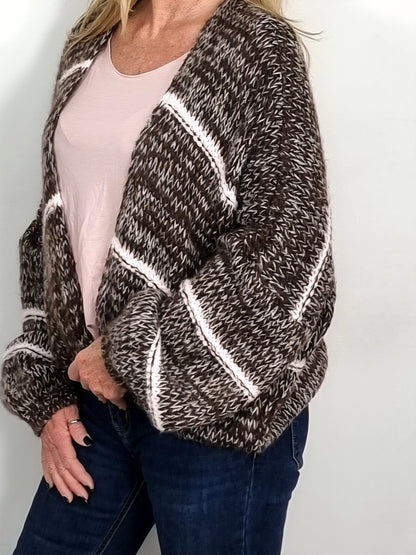 Lässige Strickjacke mit modernem Muster, Braun/ Rosa