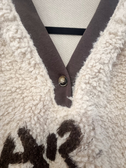 Kuscheliger Teddy-Hoodie „Fear No One“ – Cozy & Casual