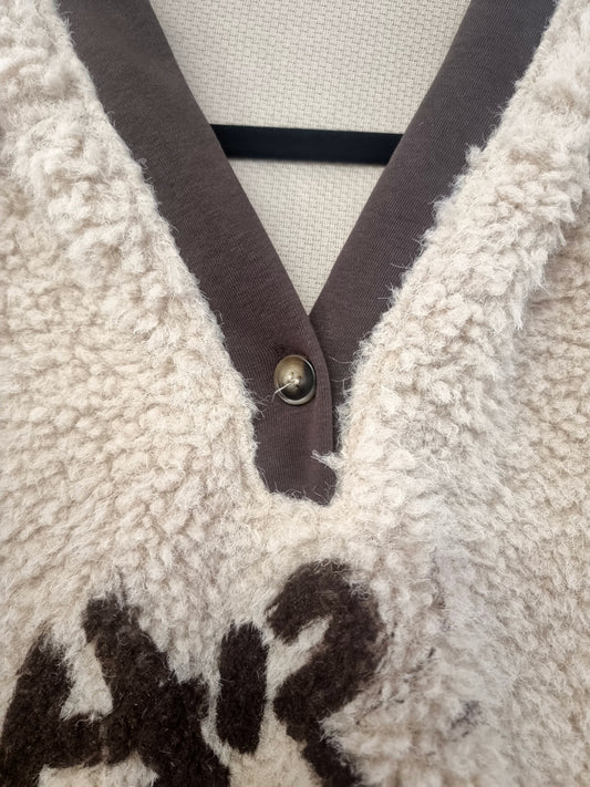 Kuscheliger Teddy-Hoodie „Fear No One“ – Cozy & Casual