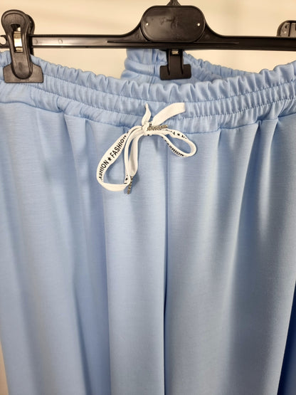 Oversize Hose – Light Blue