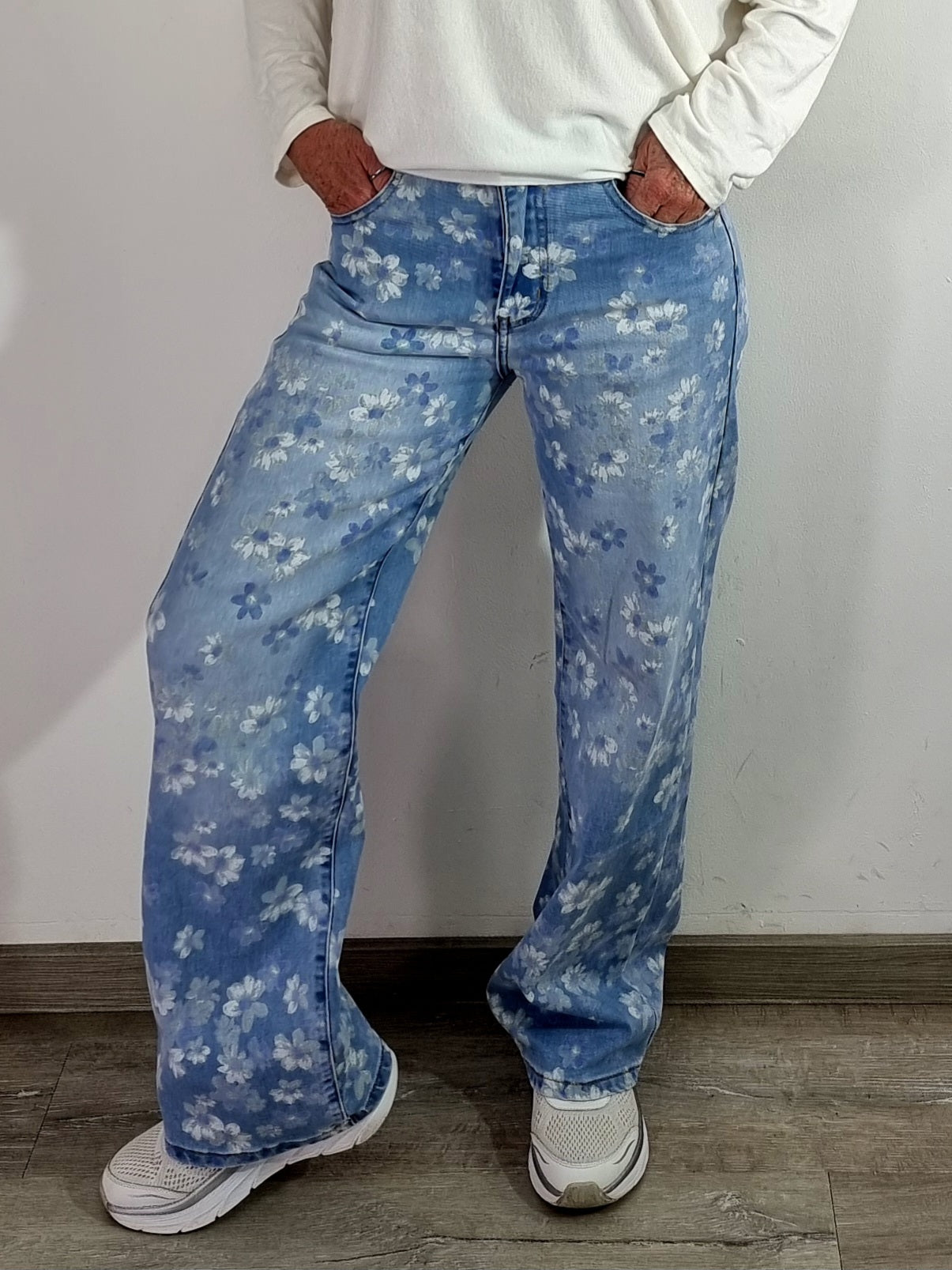 Flower-Denim: Die Jeans, die jedes Outfit zum Hingucker macht