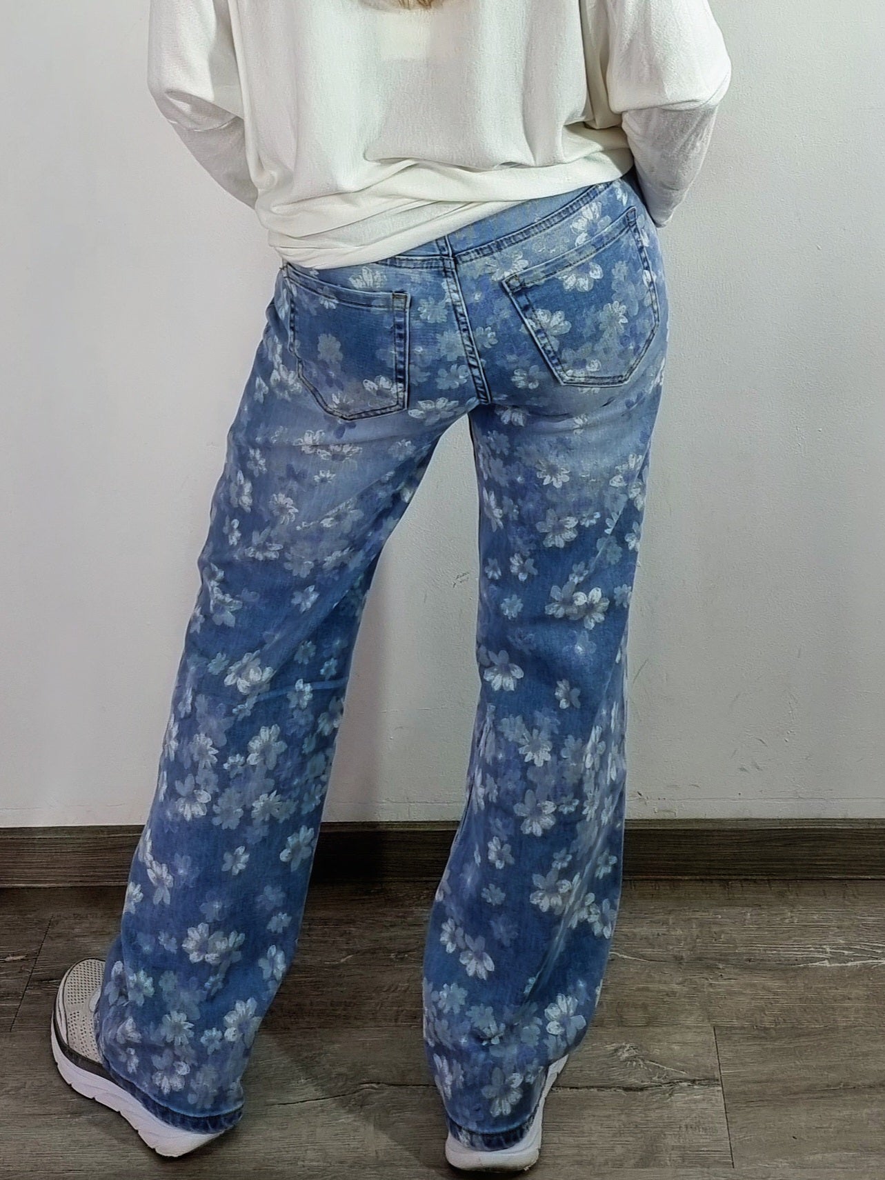 Flower-Denim: Die Jeans, die jedes Outfit zum Hingucker macht