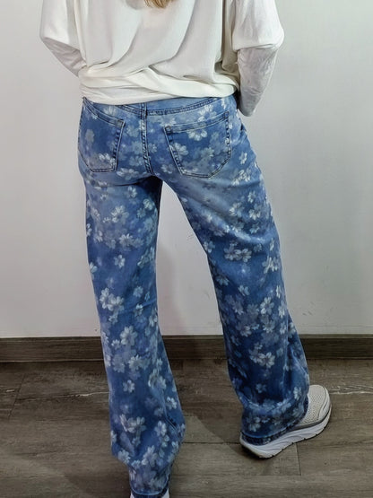 Flower-Denim: Die Jeans, die jedes Outfit zum Hingucker macht