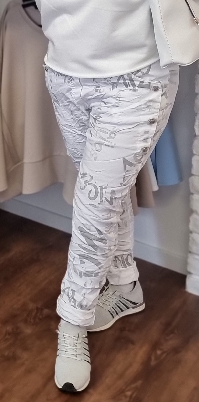 Jogpant mit Glitzerknöpfen 4 Farben