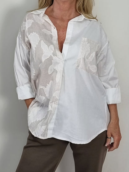 Stylische Bluse mit besonderem Detail in 2 Farben