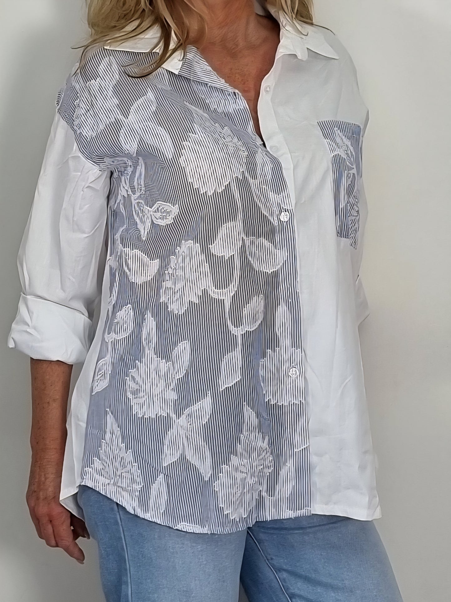 Stylische Bluse mit besonderem Detail in 2 Farben