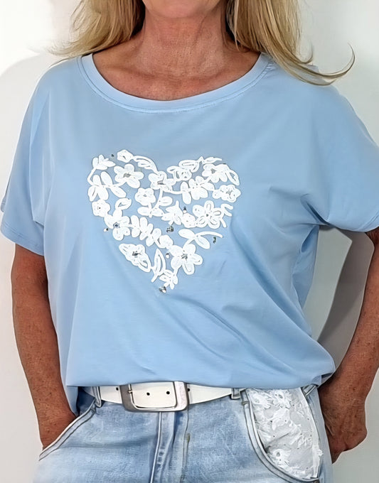Luftiges T-Shirt mit floralem Herz-Detail