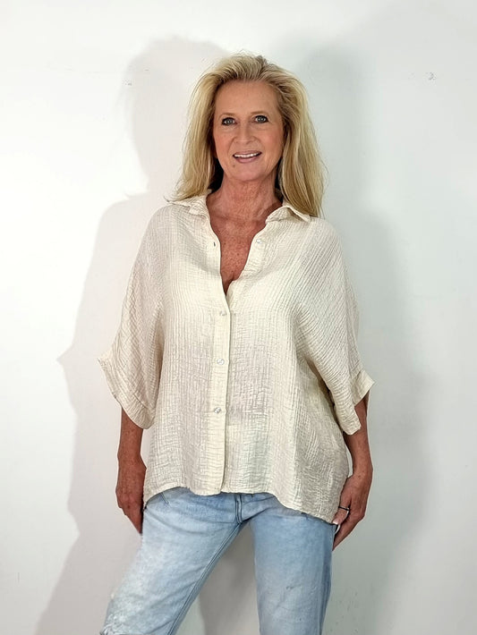 Luftige Bluse in Beige oder Weiß – zeitlos & entspannt
