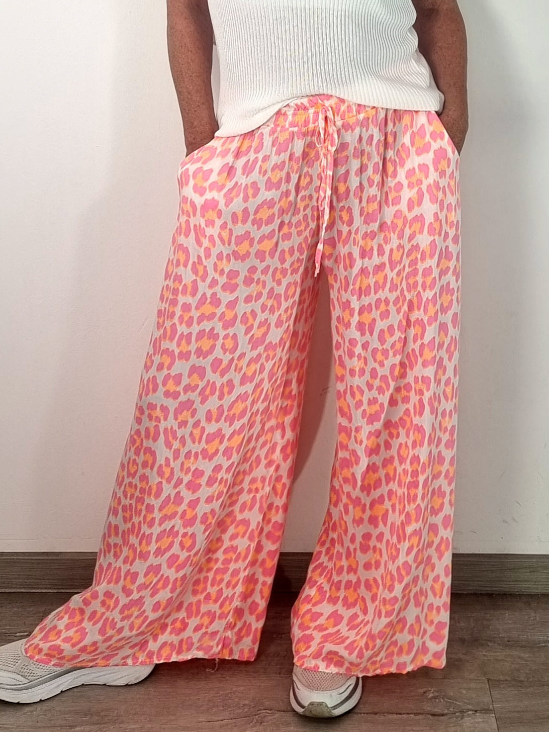 Leo Love Hose – Neon Orange