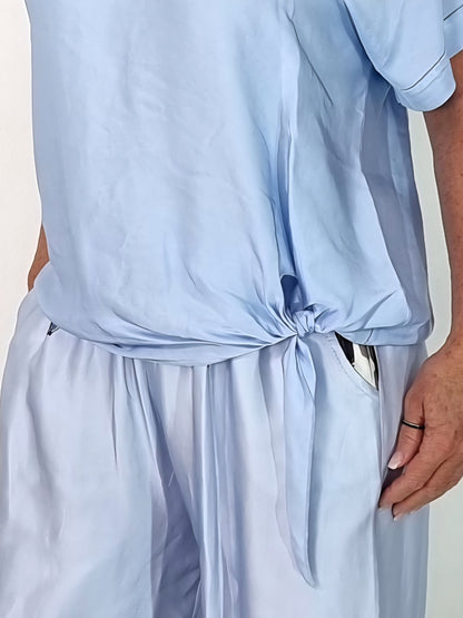 Elegantes Oberteil mit seitlichem Knoten in 4 Farben