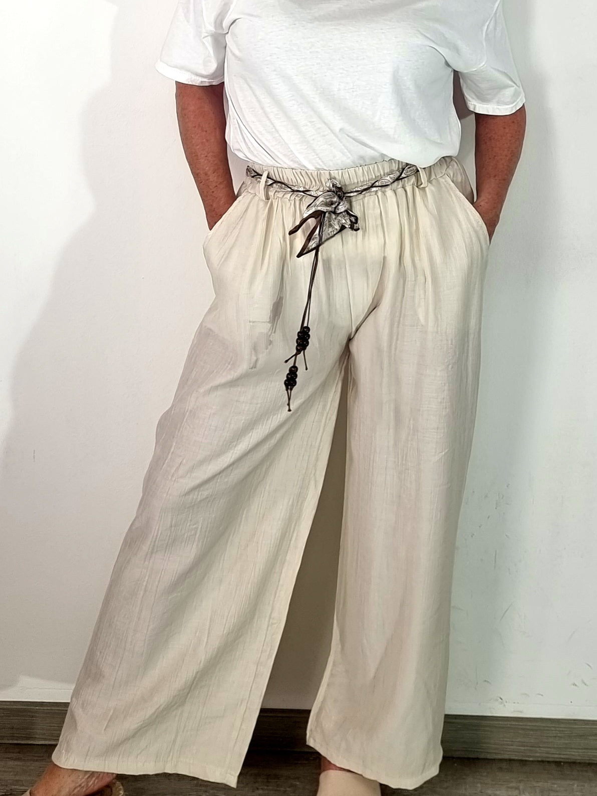 Luftige Sommerhose mit Schalgürtel – bequem & stilvoll in 3 Farben