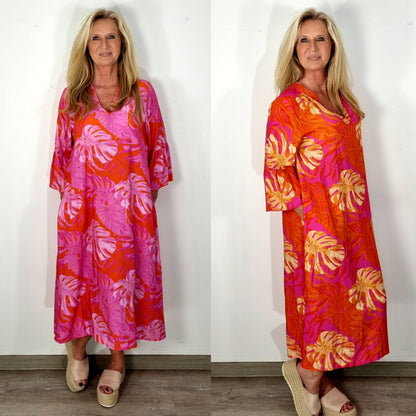 Maxikleid mit tropischem Blätterprint – Farbenfroh & sommerlich