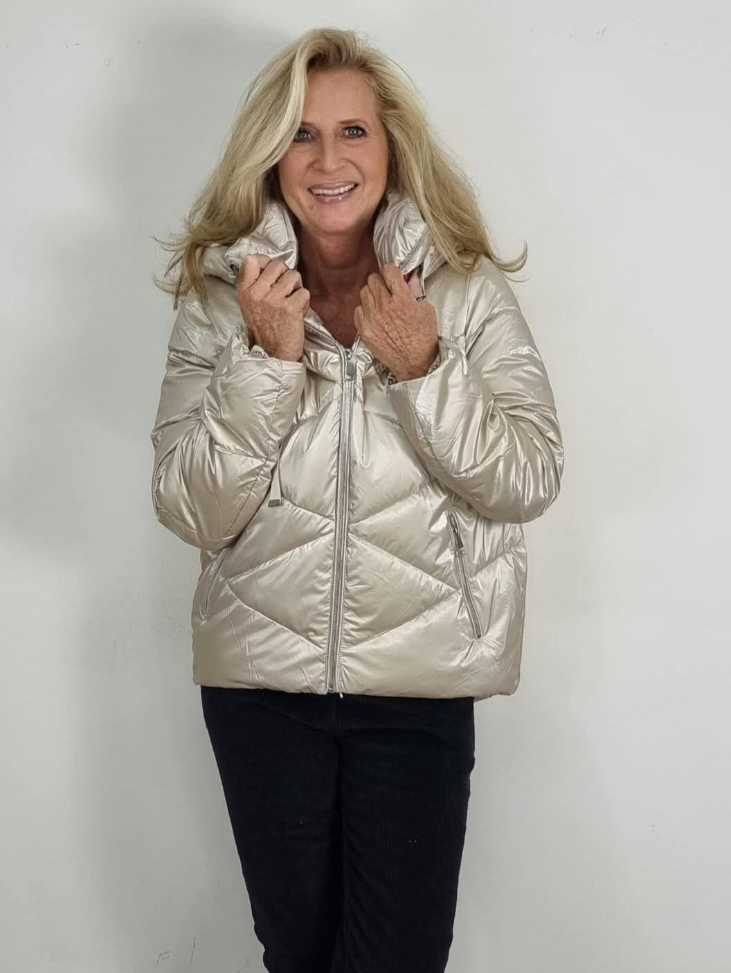 Steppjacke mit Glanzoptik