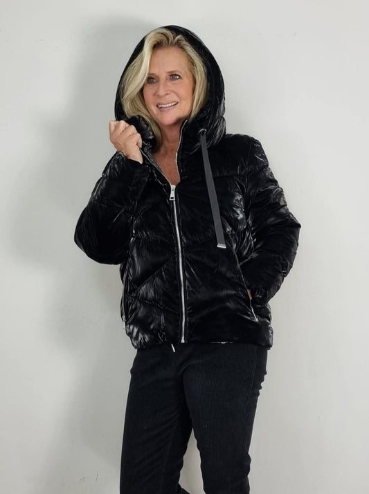 Steppjacke mit Glanzoptik