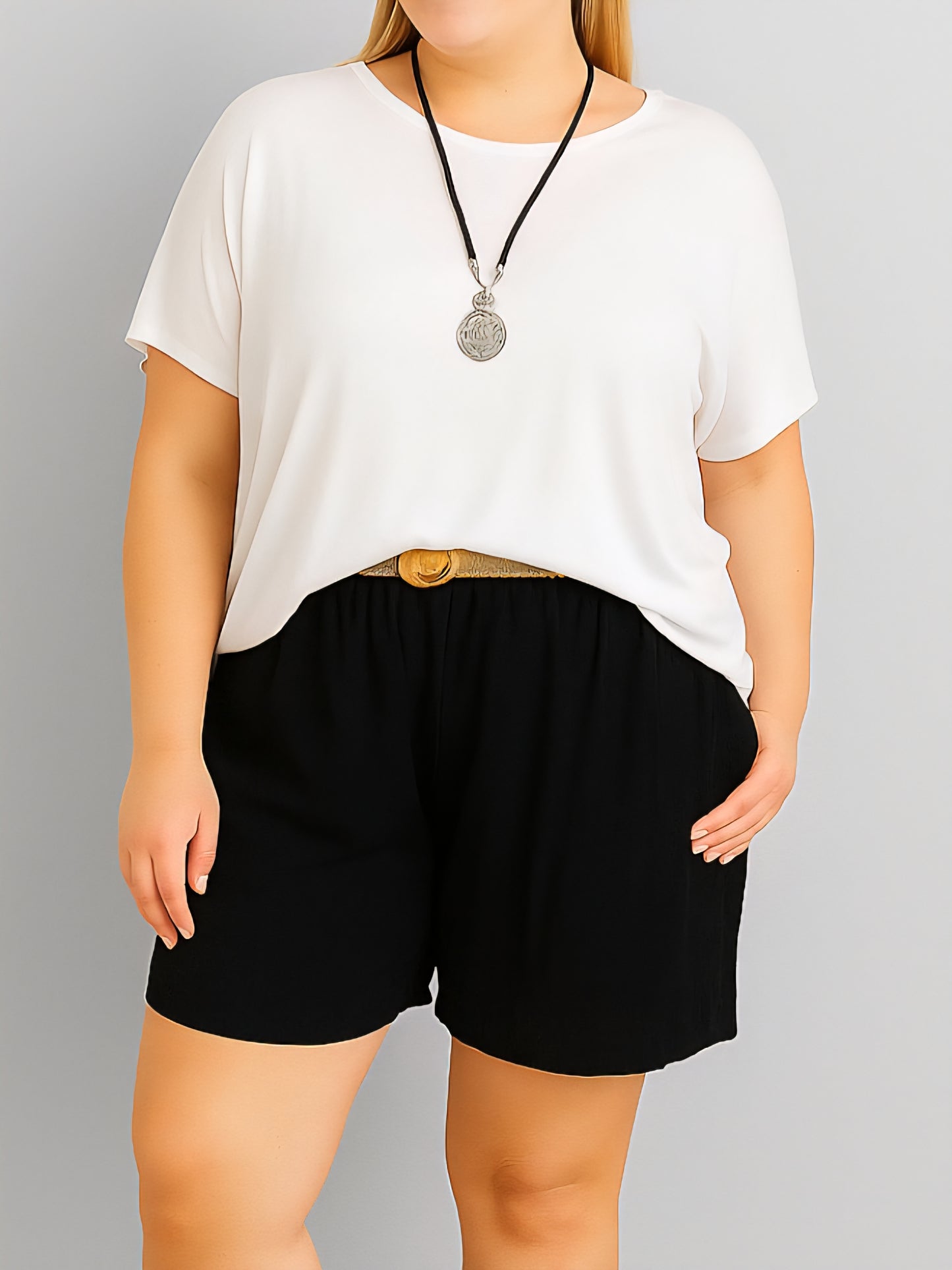🌿 Leichte Shorts mit Gürtel Over-Size / Plus-Size