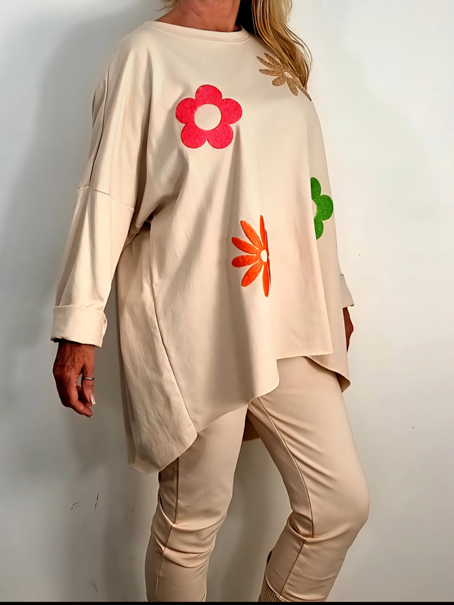 🌸 Oversize Sweatshirt mit Blumenprint